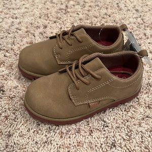 NWT OshKosh brand boys size 10 tan dress shoes